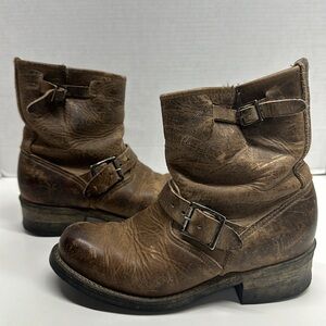 Frye Engineer Moto Brown Leather Biker Boots Distressed Pull On Women's Size 6.